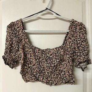 URBAN OUTFITTERS - Puff Sleeve Blouse